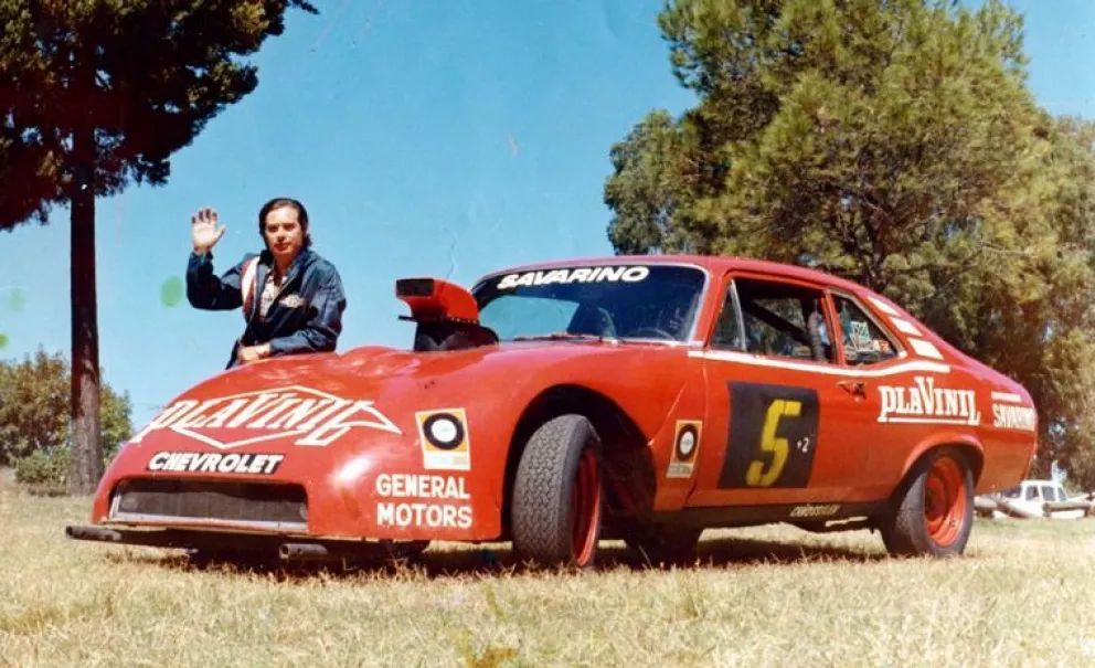 Profesor Roberto Bovcon: algo de carreras en Viedma, desde 1938, sinónimo de fierros de Turismo Carretera