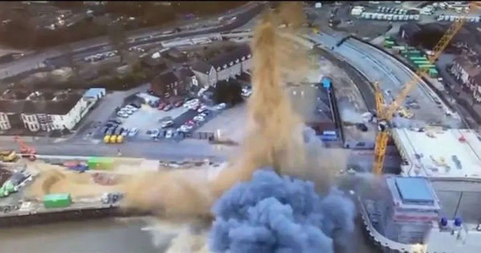 VIDEO: el momento exacto en que una bomba de la 2° Guerra Mundial explotó en Inglaterra