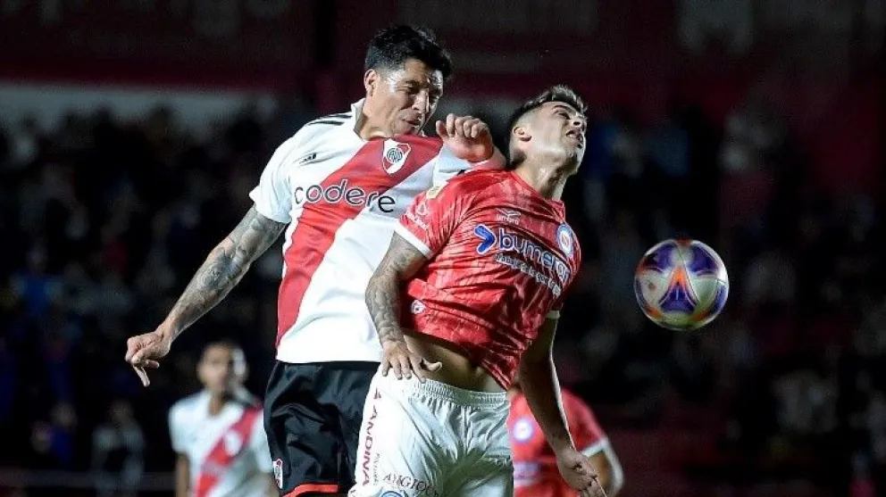 River se enfrenta a Argentinos Juniors: horario, formaciones y por dónde verlo