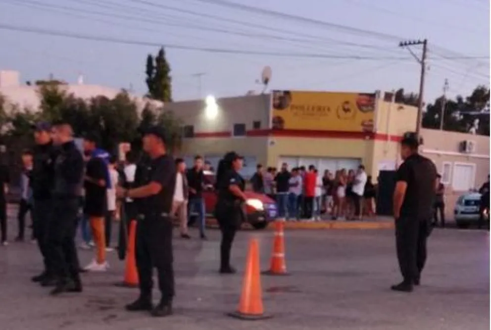 Sigue internado en el Hospital Zatti el joven agredido a la salida de un boliche