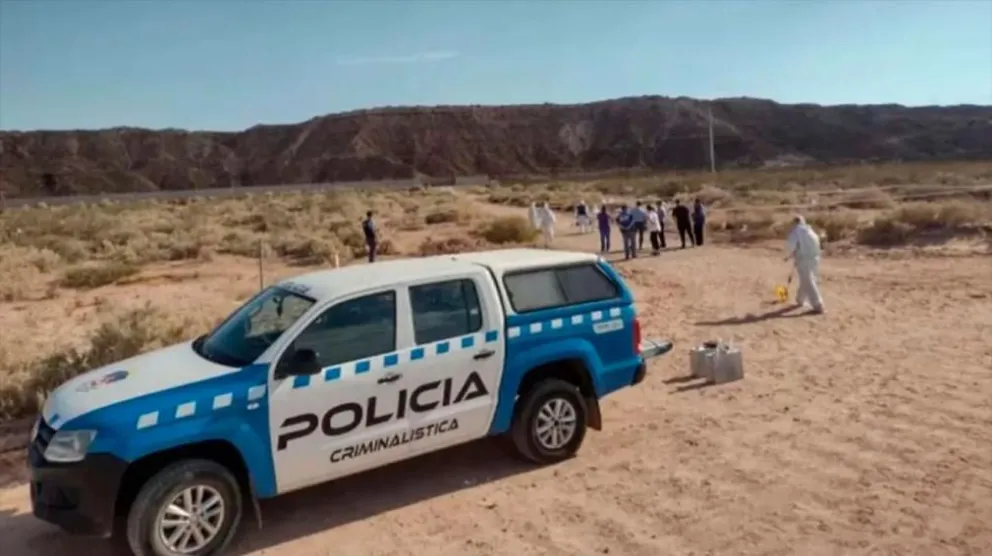 Encontraron un cuerpo descuartizado y sin cabeza cerca de un yacimiento petrolífero en Neuquén