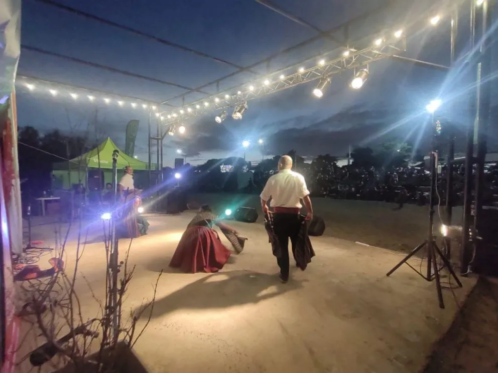 La Peña de las Arenas celebró su 10° edición a puro folclore en el balneario El Cóndor 