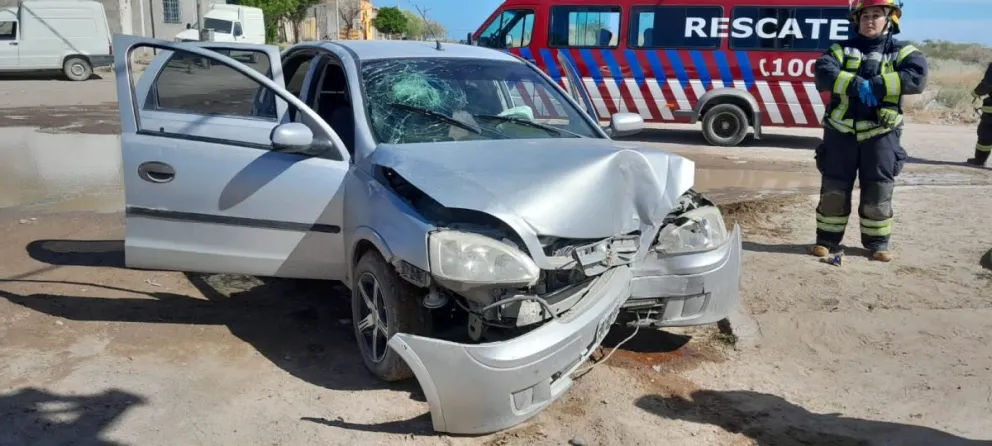 Tres personas sufrieron heridas leves por un choque en confuso episodio