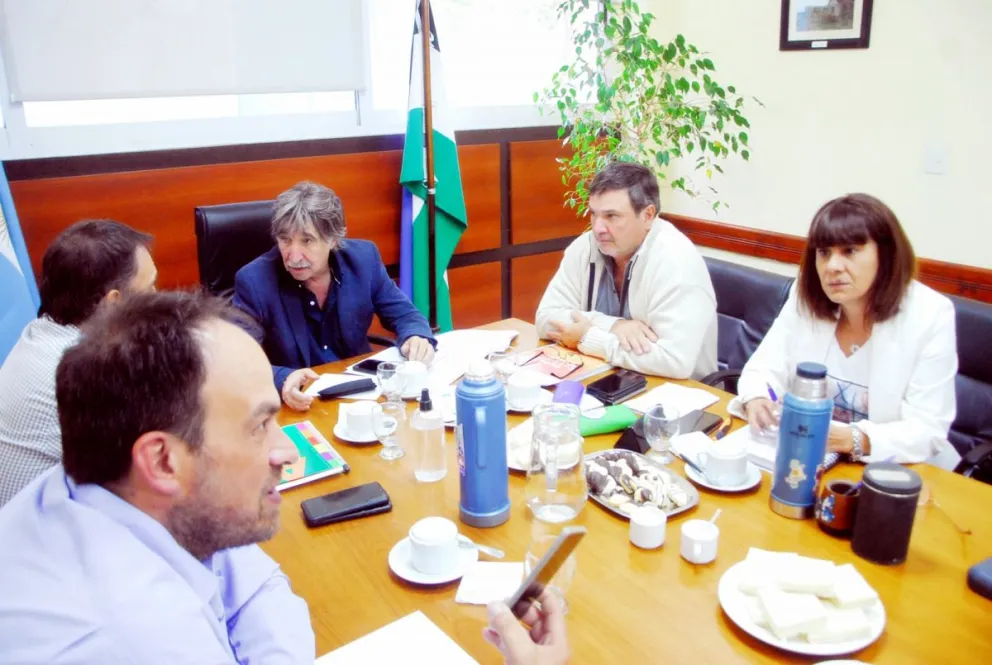 No hubo definiciones, y la negociación con los gremios pasó a cuarto intermedio