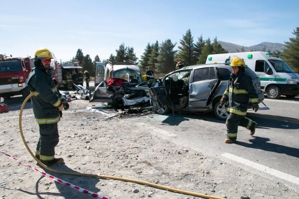 Murieron tres personas en un accidente en la Ruta 40 