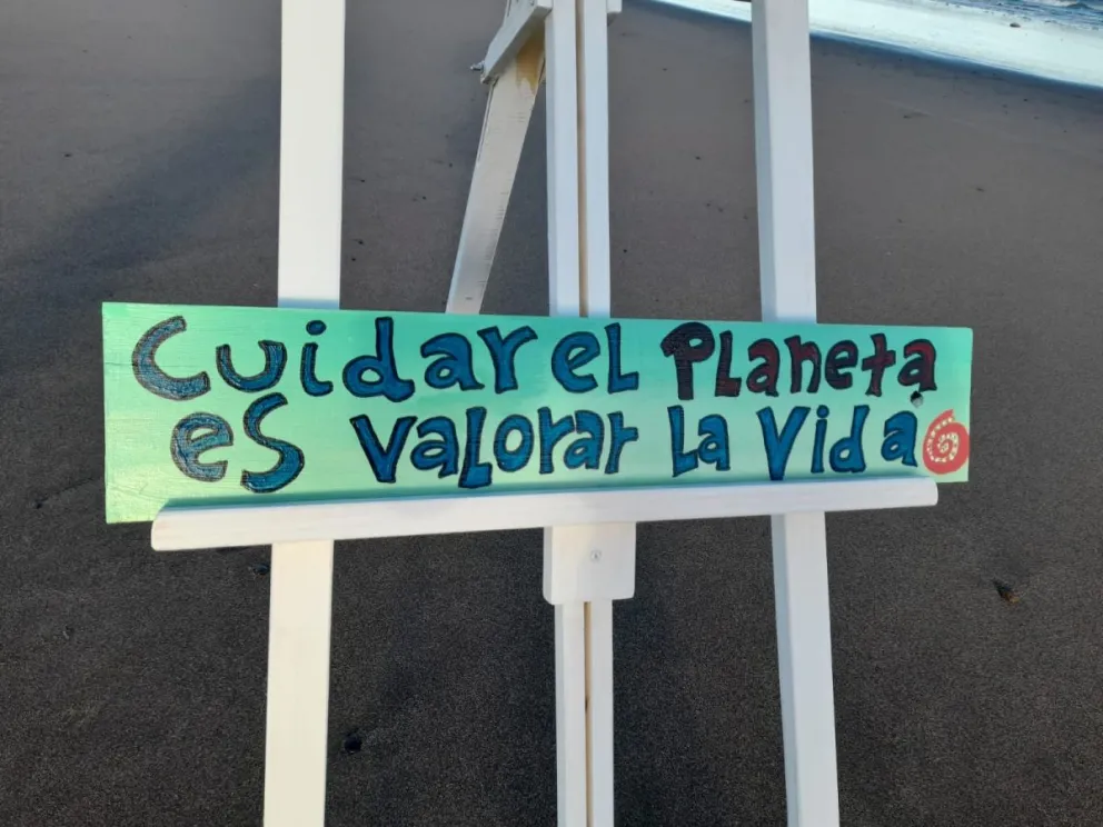 Vecina de El Cóndor emplea el arte para difundir el mensaje de respeto por el ambiente