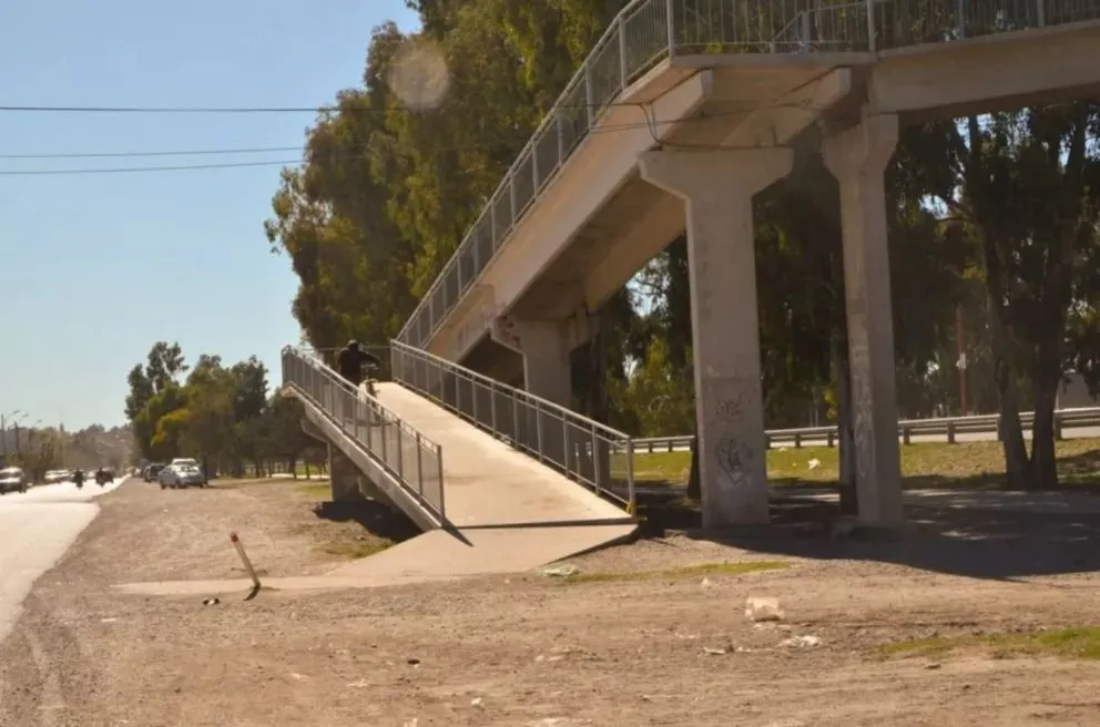 Apoyaron un destornillador en el cuello a una menor y robaron su celular