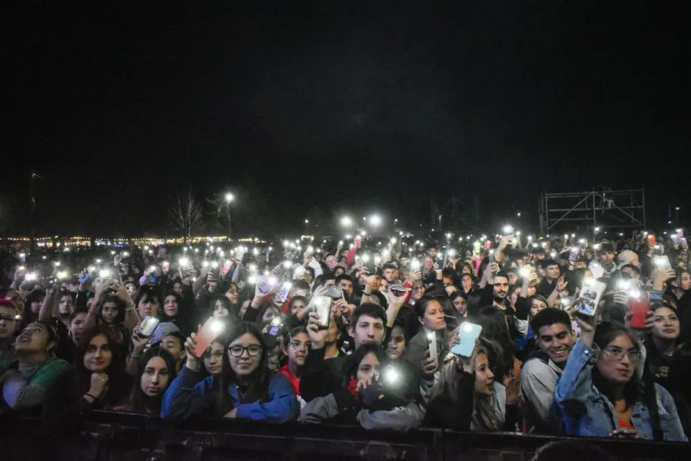 Fiesta del Río: Rombai y MYA se ganaron el amor del público viedmense