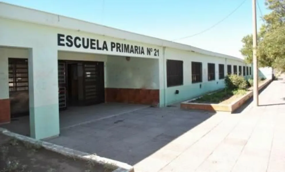 Rompieron las rejas y se llevaron elementos de valor de la escuela de Villa Lynch