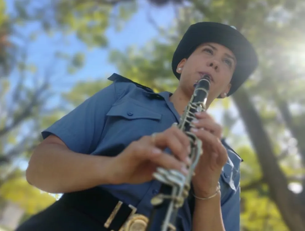 Crece el cupo femenino: otra mujer se integra a la Banda de Música de la Policía de Río Negro