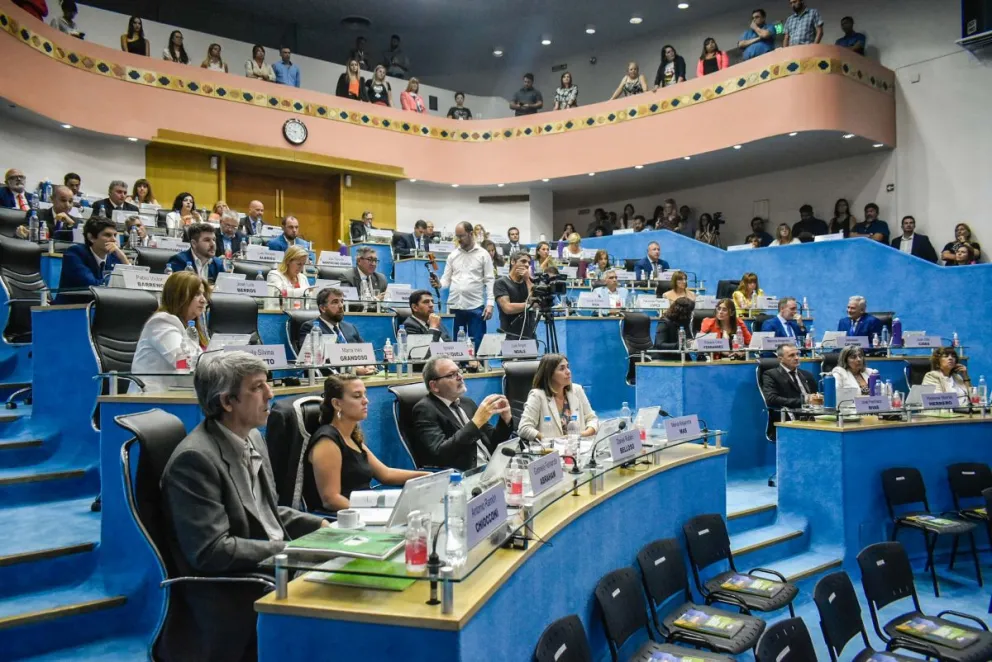 Los legisladores vuelven al trabajo y tratan la adhesión a la “Ley Lucio”
