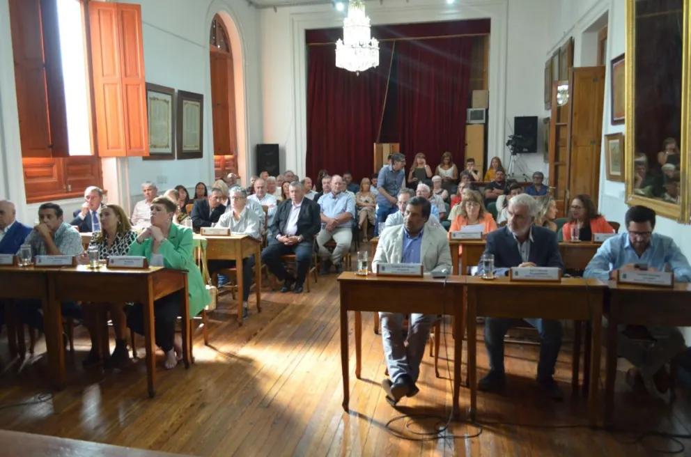 Polémica decisión: no se pagará más movilidad y los ediles deberán devolver plata