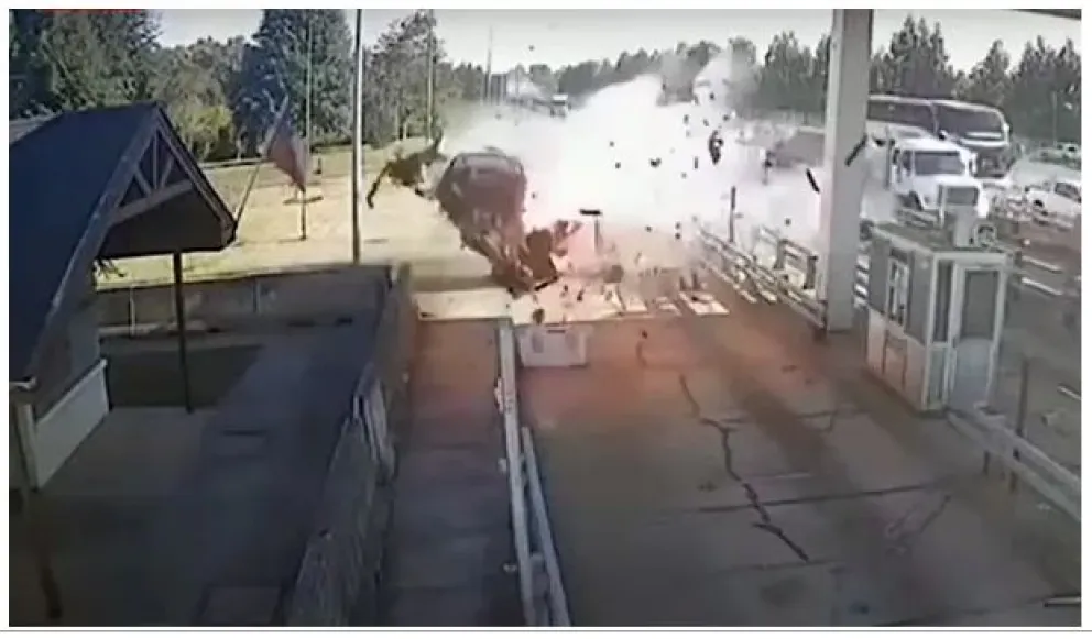 Impactante video: un joven se mató al chocar contra una cabina de peaje a 220 km por hora