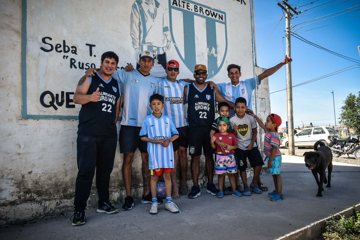 Bajo un emotivo acto, Almirante Brown oficializó su participación en Liga  Rionegrina | NoticiasNet - Informacion de Rio Negro, Patagones y la costa.