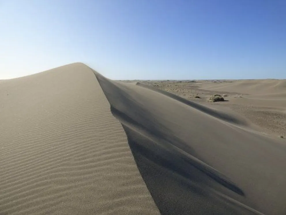 Se agiganta un médano en El Pescadero, que ya obstruye el ingreso a la playa