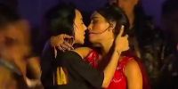 El beso entre Lali Espósito y Nicki Nicole que enloqueció a los fans