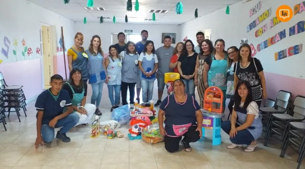 Hospital de juguetes hizo las primeras entregas del año a dos jardines de Viedma