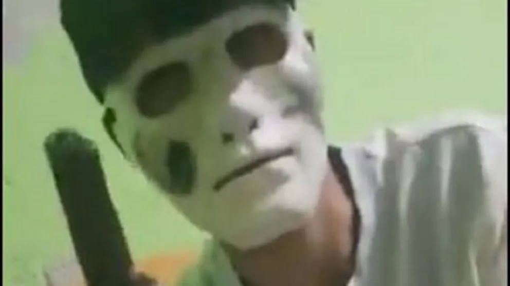 Video: amenazaron de muerte a los vecinos que saquearon los presuntos búnkeres narcos en Rosario