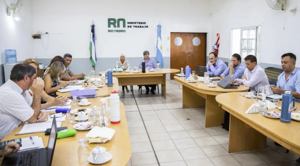 Desde Unter amenazaron con no iniciar las clases si no hay arreglo 