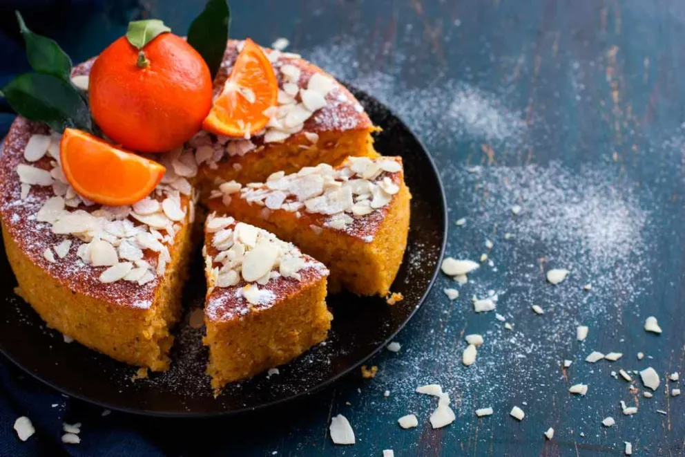 Dulce y muy rica: torta de naranja y almendras, sin manteca