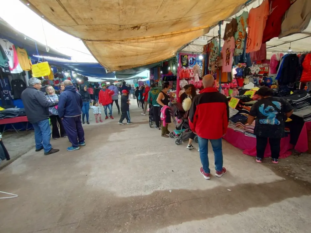 Una docena de medias está $1.200 en la Fiesta de la Soberanía: conocé el resto de los precios