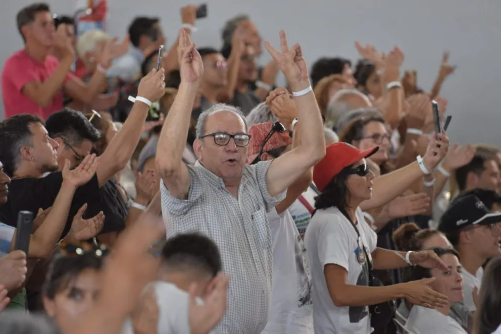 Operativo "clamor" también en Viedma, a minutos de la llegada de Cristina
