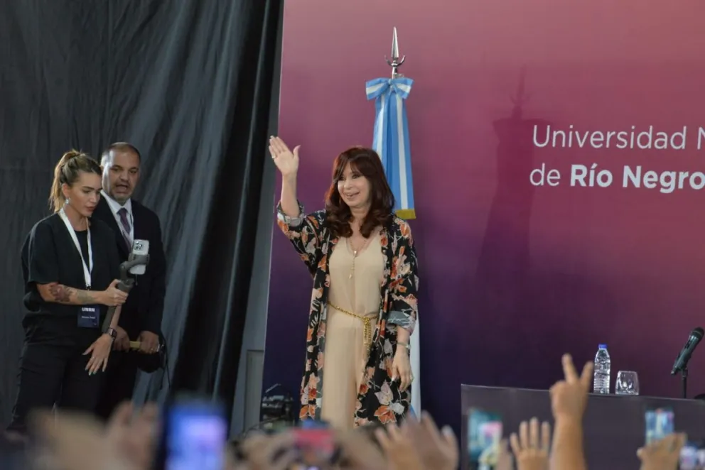 Cristina ya fue reconocida con el "Honoris Causa" y desde Viedma le habla al país