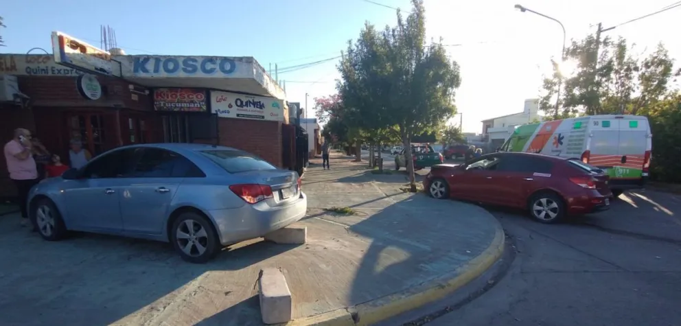 Una persona terminó en el hospital tras un fuerte choque en la esquina de Tucumán y Urquiza