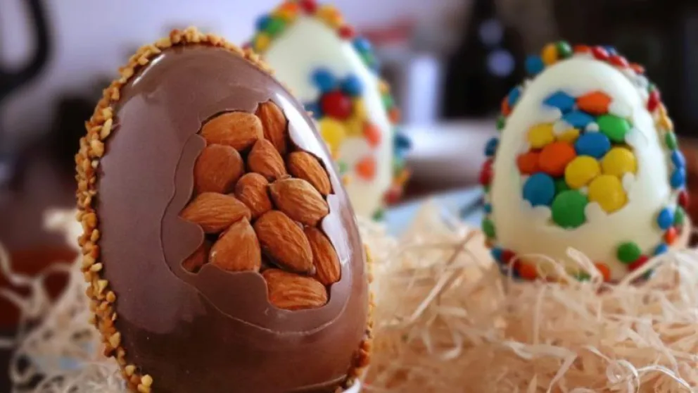 Las pascuas de oro: los huevos de chocolate vendrán con un aumento interanual de más del 100%