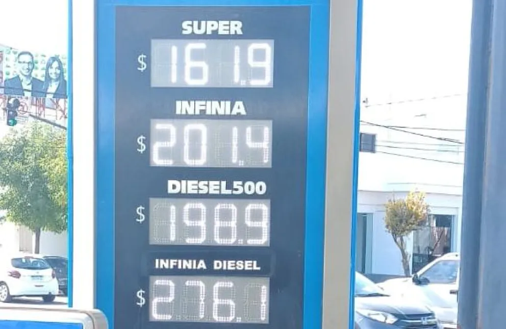Nuevo aumento en el precio de los combustibles enojó a los automovilistas