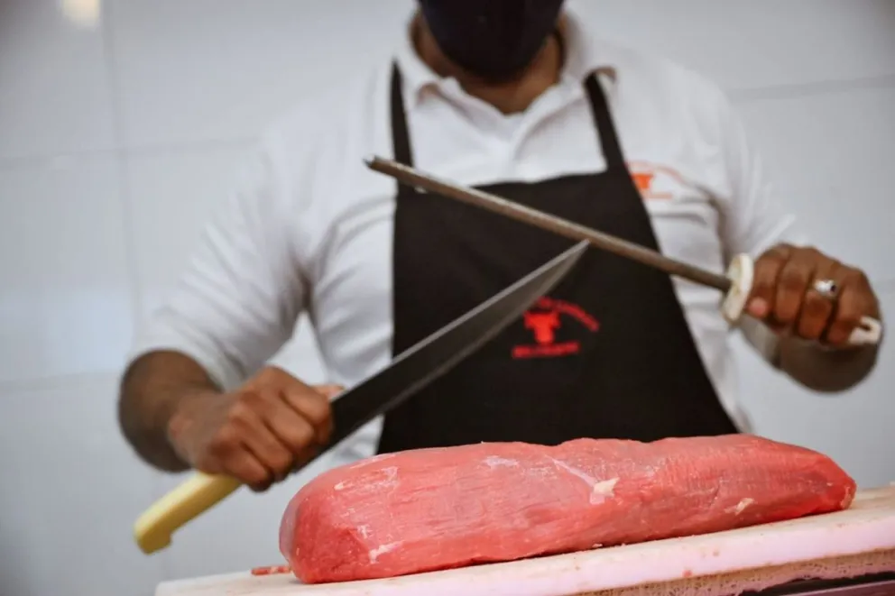 El Carnicero Justiciero: Utiliza sus redes sociales para contarle los secretos de la carne a la gente 