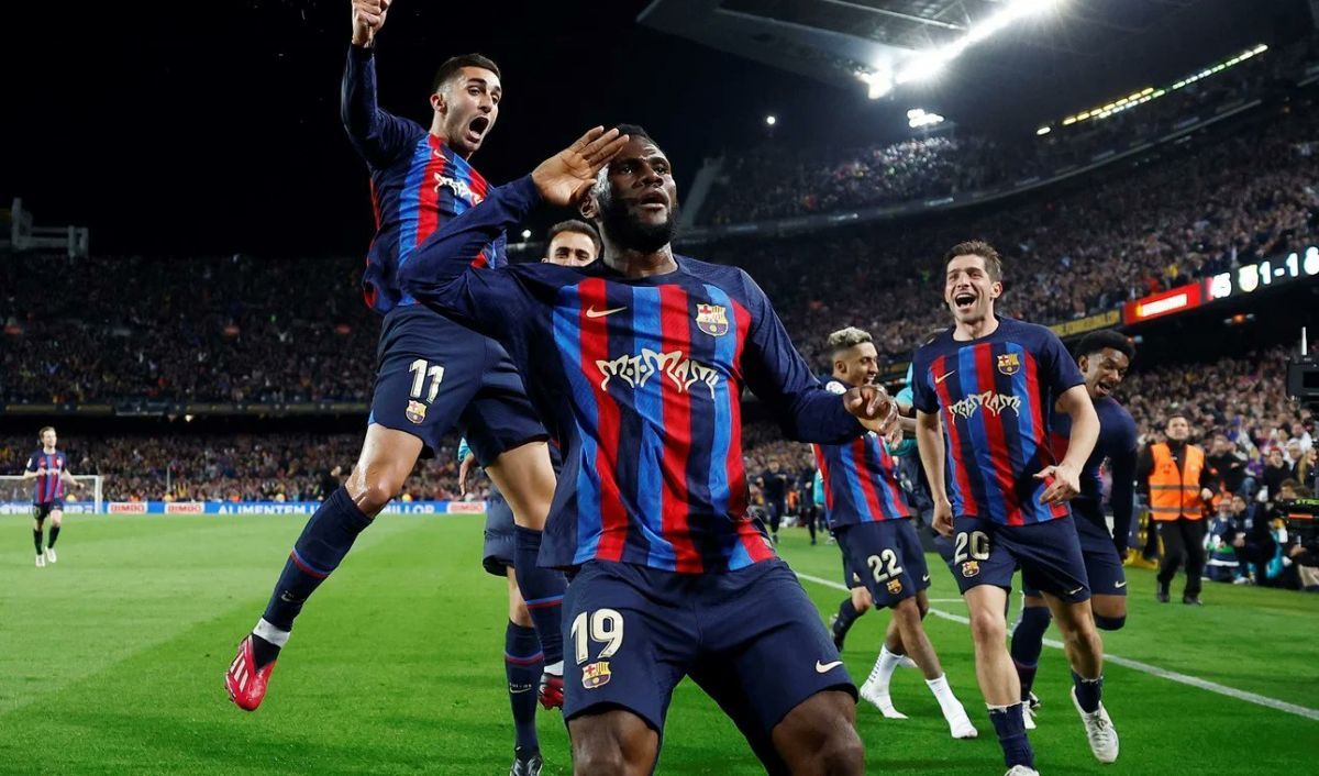Barcelona derrotó a Real Madrid y se escapa en la punta