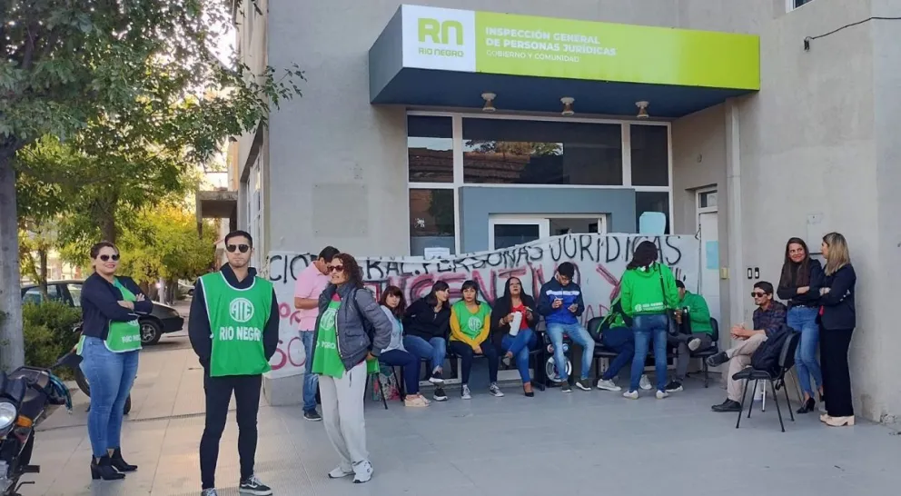 Empleados de Personería Jurídica reclaman a la provincia el pago del incentivo: “Es un capricho”