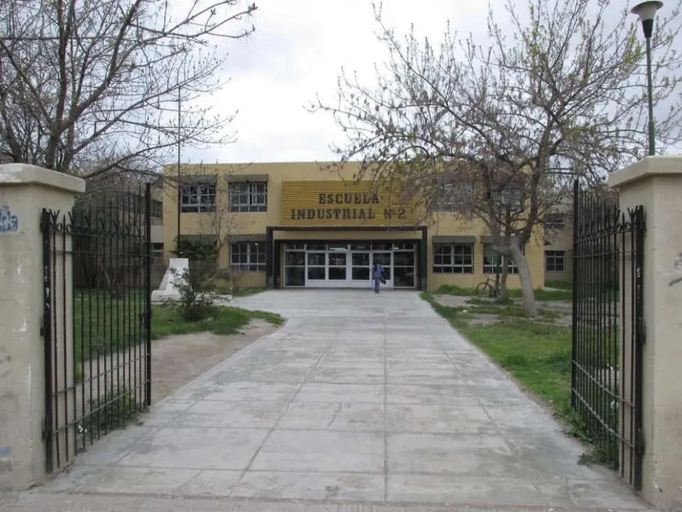 Operativo clamor en la comunidad educativa por el hurto de "compu" y apuntes de estudio