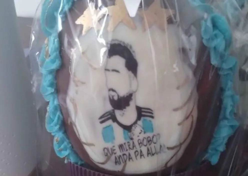 Varias emprendedoras venden huevos de Pascua artesanales a bajos precios