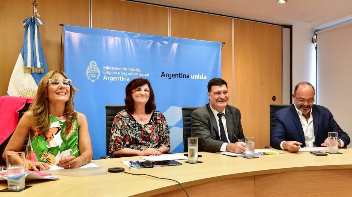 El salario mínimo subirá un 26,6% en el primer semestre: a cuánto llegará 