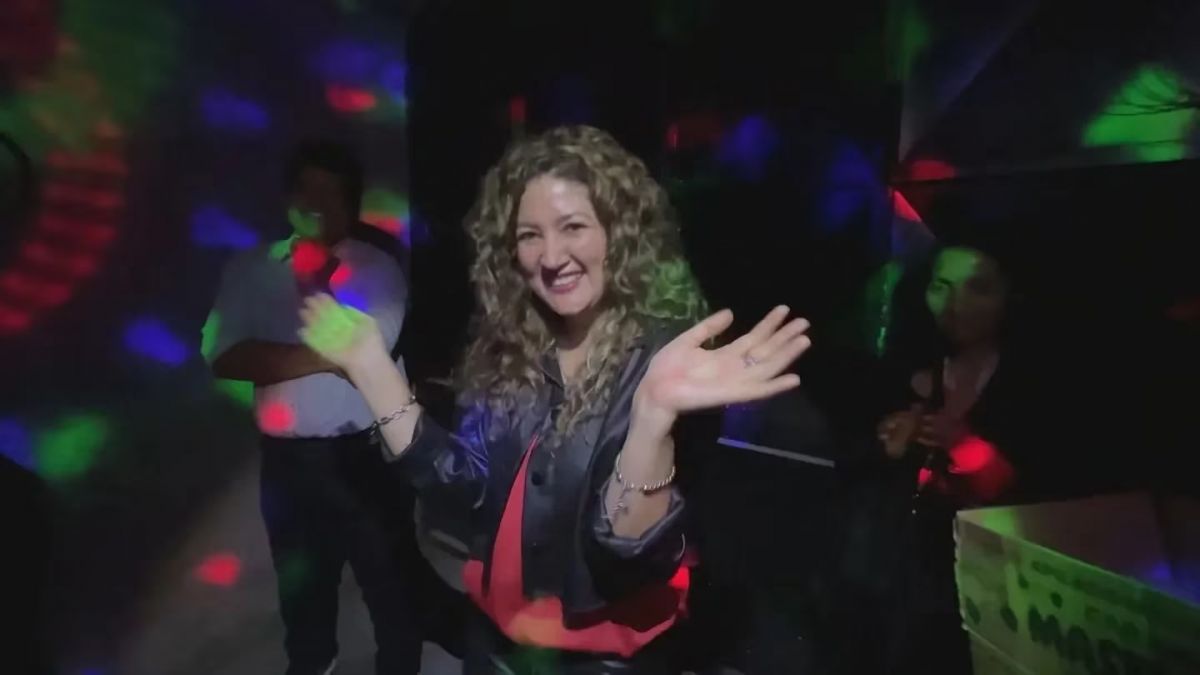 “Un stripper por un voto”: el polémico sorteo erótico de una candidata a diputada