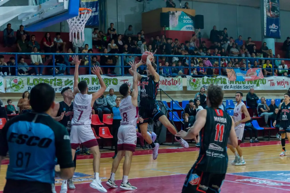 Gran victoria del Deportivo Viedma ante su gente