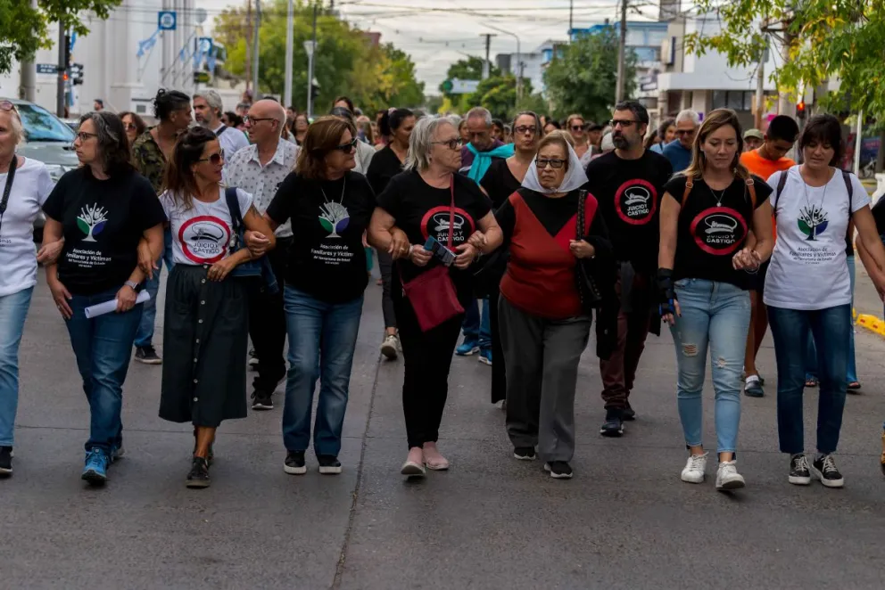Fuerte reclamo por los desaparecidos al recordar los 47 años del golpe militar
