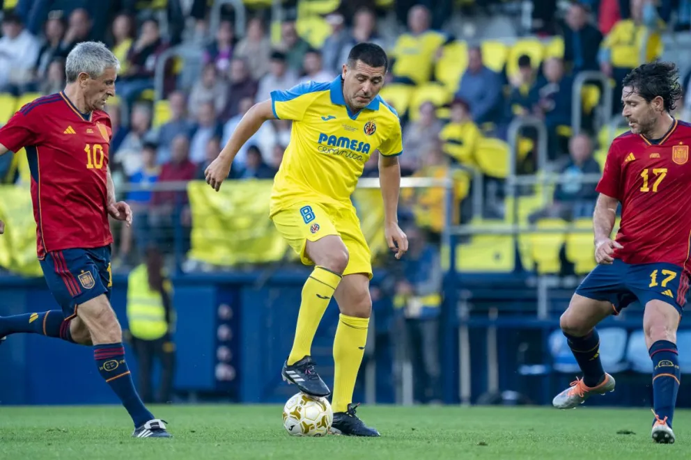 Con un equipo repleto de argentinos, el Villarreal tuvo su fiesta en el “Estadio de la  Cerámica”