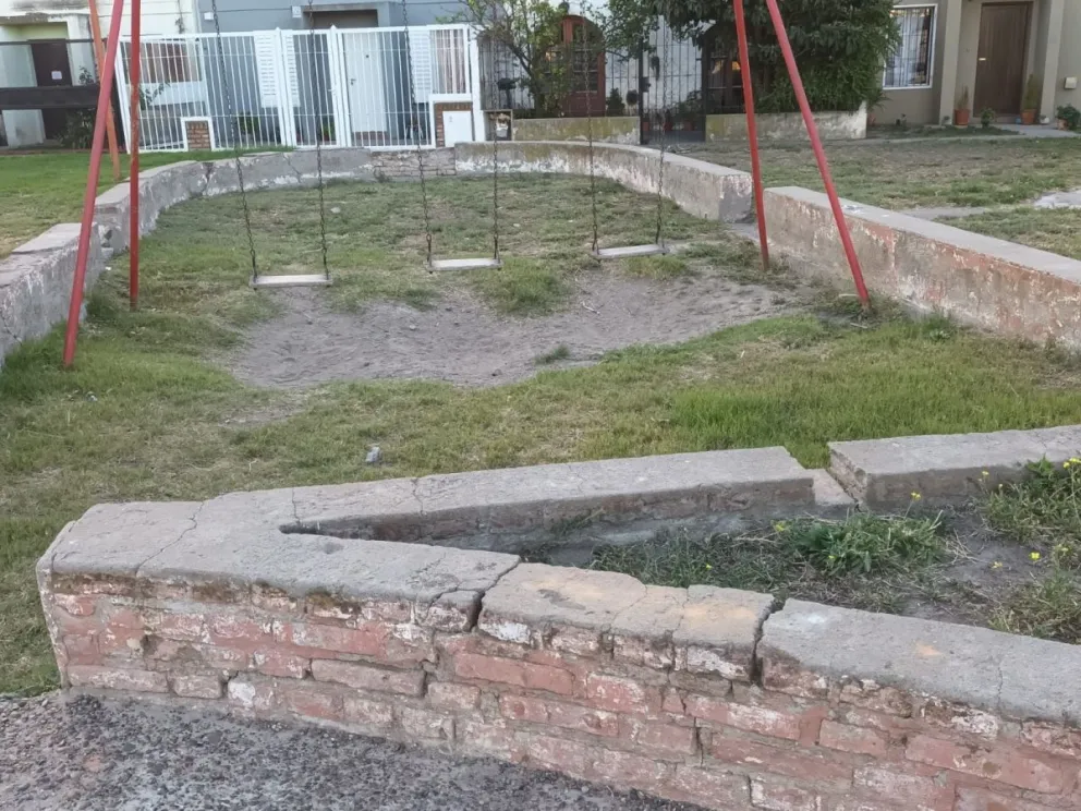 Vecinos del barrio Bancario llevan seis meses reclamando al municipio por el arreglo de su plaza