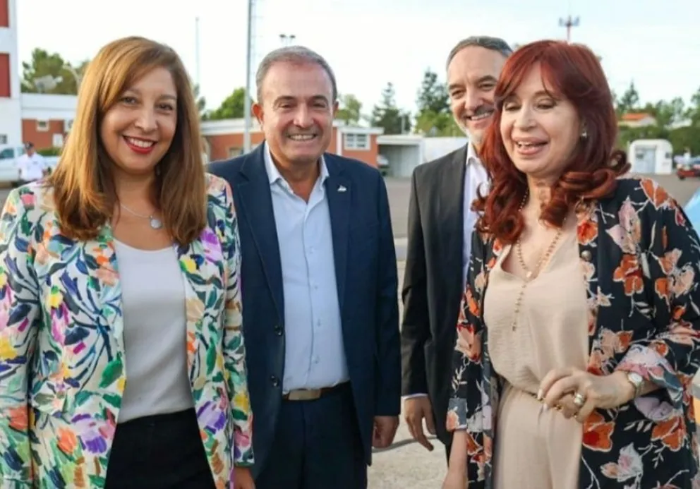 A pesar del abucheo, Carreras nombró huésped de honor a CFK
