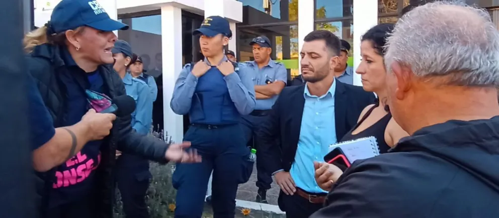 Todo indica que el conflicto con los policías debiera pasar por el terreno político
