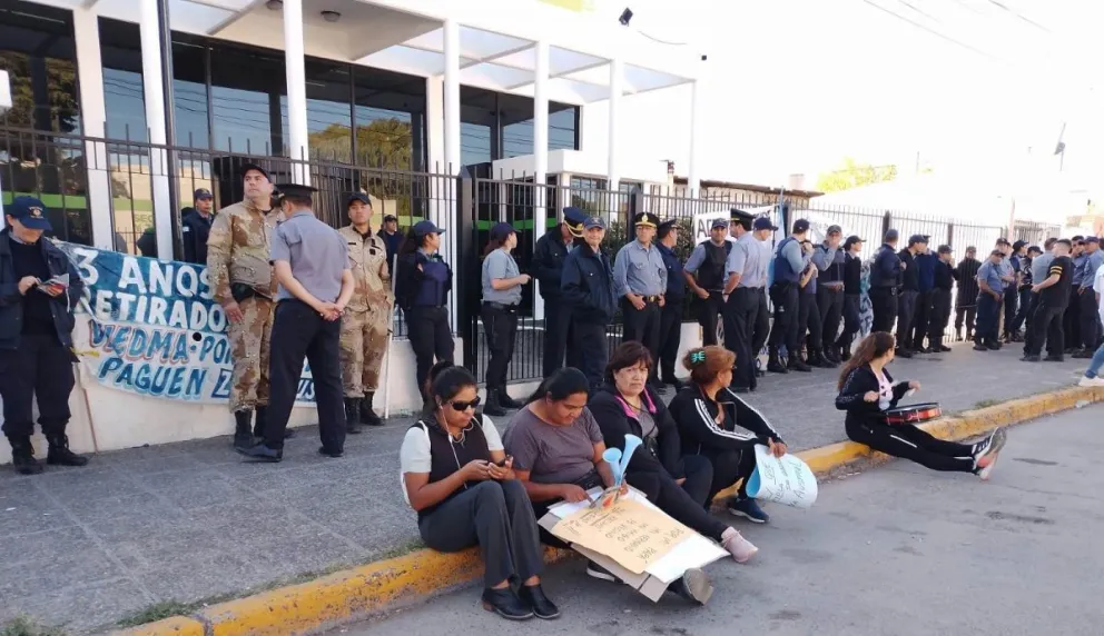 Conflicto policial:  efectivos de distintos puntos de la provincia se movilizarán hacia la capital provincial