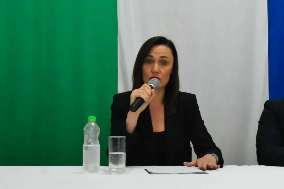 La ministra Minor anunció seis móviles nuevos y mejoras sustanciales para los policías