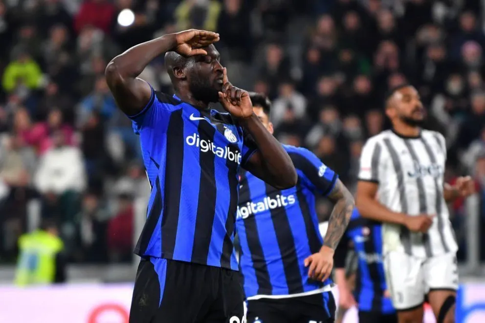 Empate con final picante en la Coppa Italia: Lukaku se lo festejó a la gente y se desató la furia