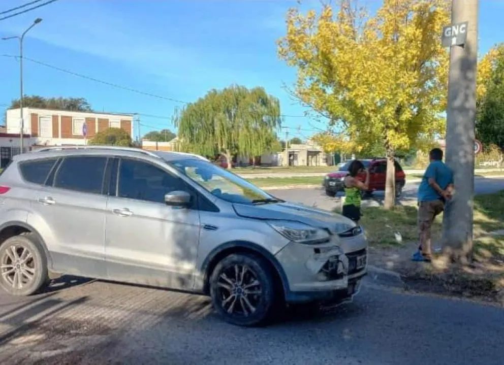 "Ya no se puede vivir": vecinos piden un semáforo para una peligrosa esquina de Viedma