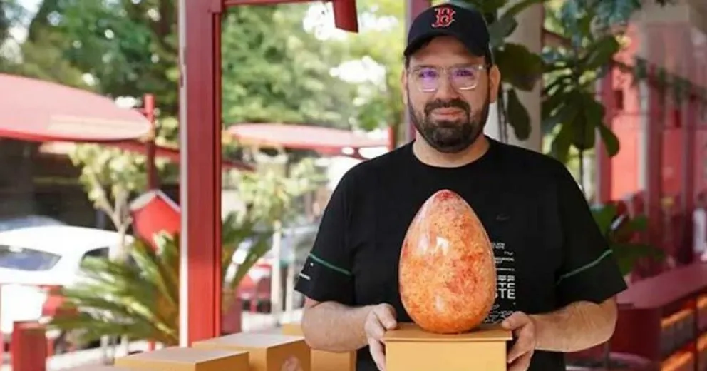Acusan de "demente" a Damián Betular por el precio de sus Huevos de Pascua