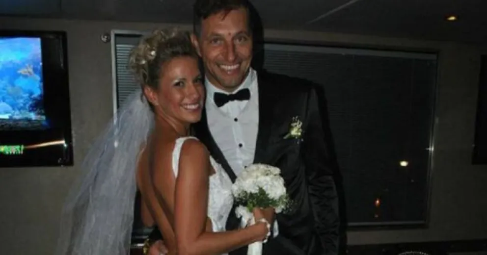 El álbum de fotos censurado de Romina Ortega, la esposa actriz del árbitro Néstor Pitana