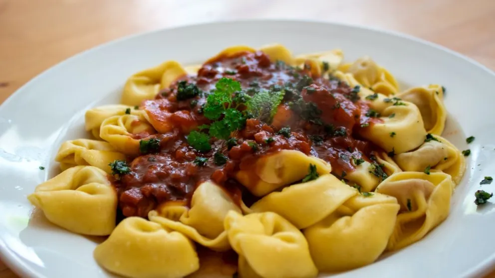 Para estos días fríos: tortellinis de pollo, paso a paso